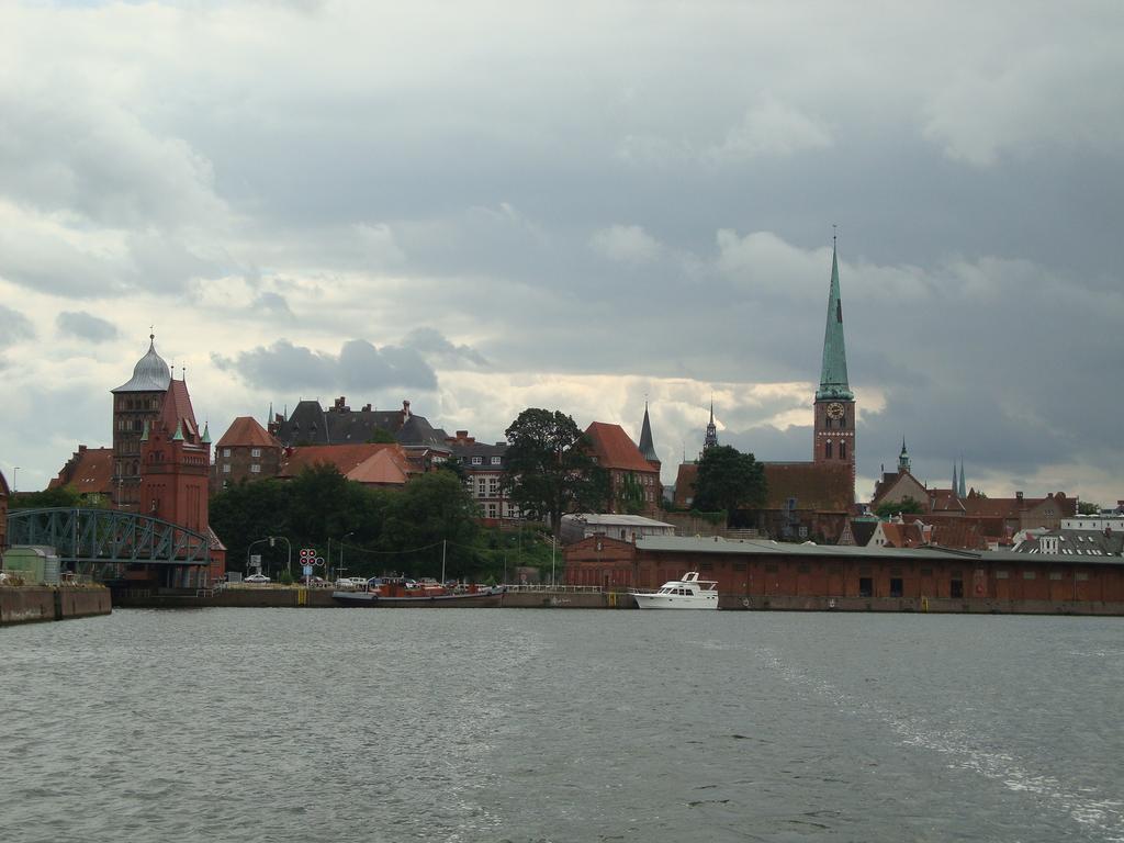 Hotel An Der Marienkirche لوبيك المظهر الخارجي الصورة